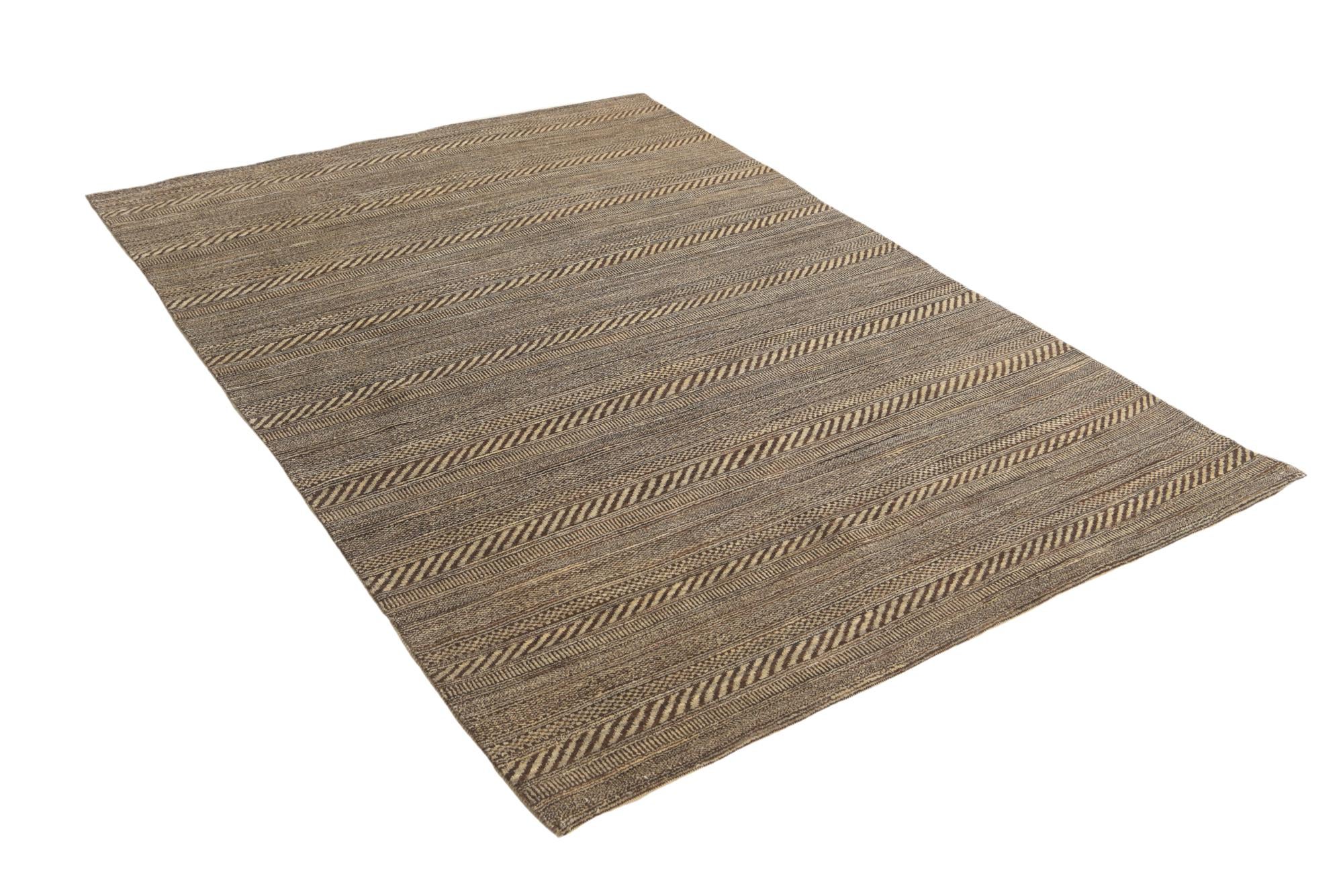 5' 6 x 8' Hand Knotted Kashkuli Gabbeh Oriental Wool Rug