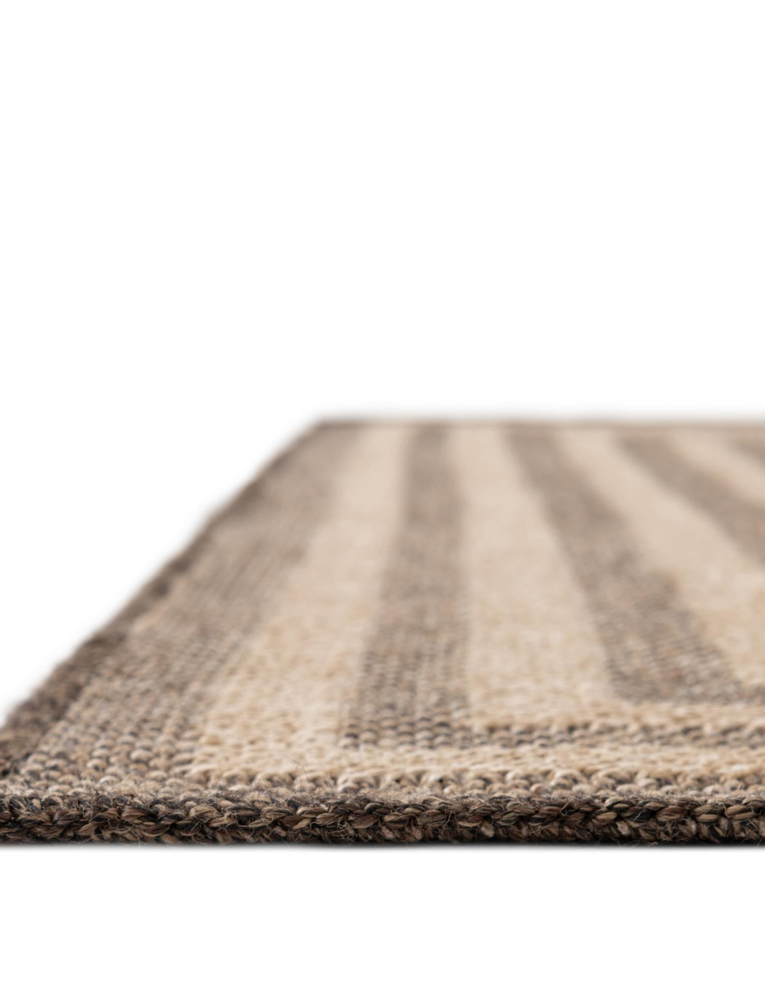 2' 7 x 8' Dunes Runner Rug