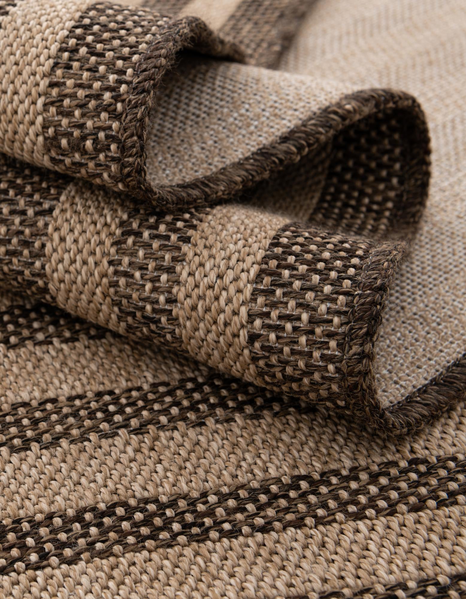 2' 7 x 8' Dunes Runner Rug