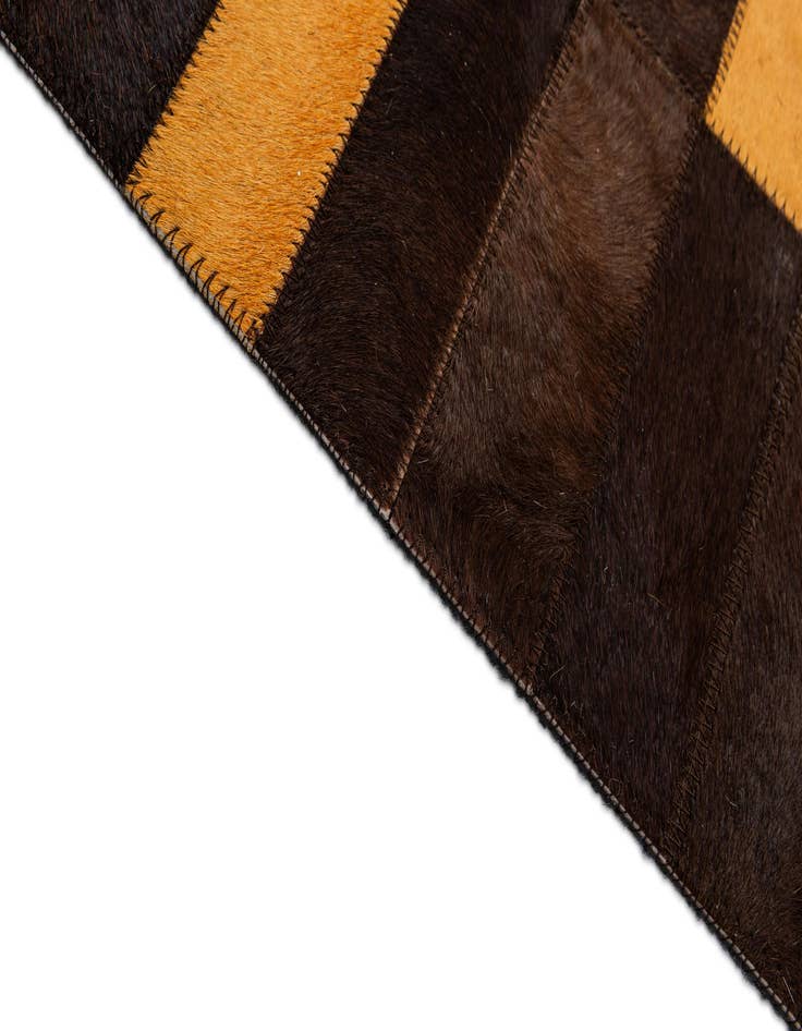 Detail image of 5' x 7' 11 Cowhide - Patchwork Rug