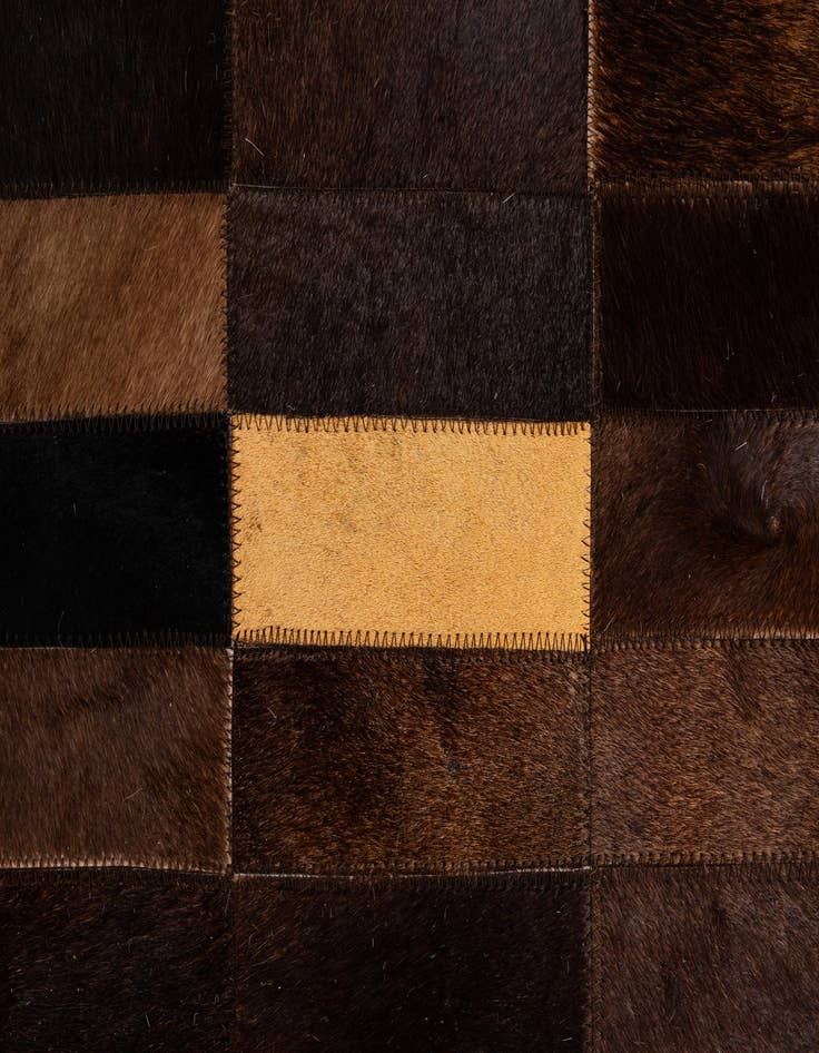 Detail image of 5' x 7' 11 Cowhide - Patchwork Rug