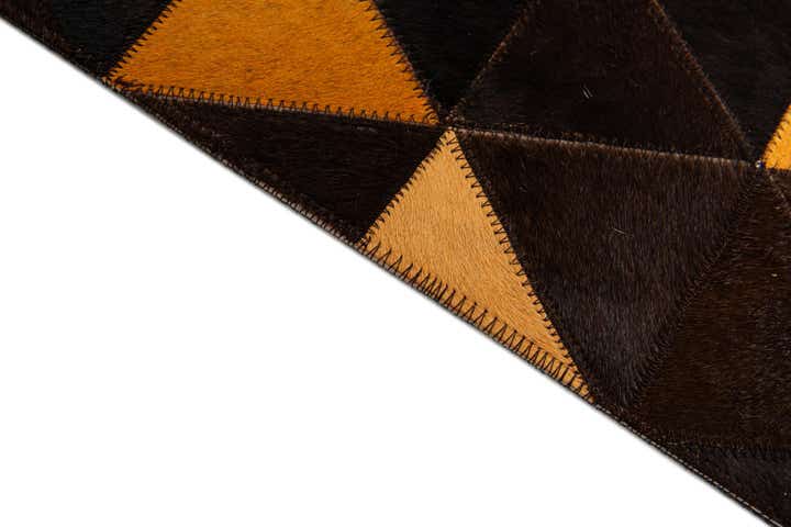 5' x 8' Cowhide Stocks Rug