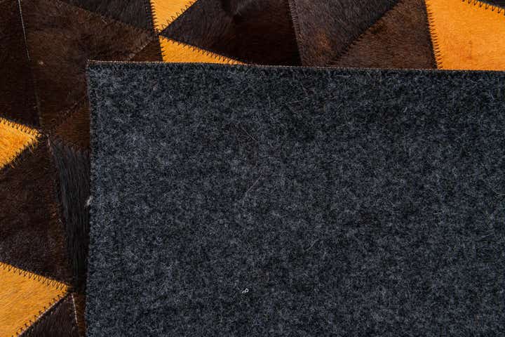 5' x 8' Cowhide Stocks Rug