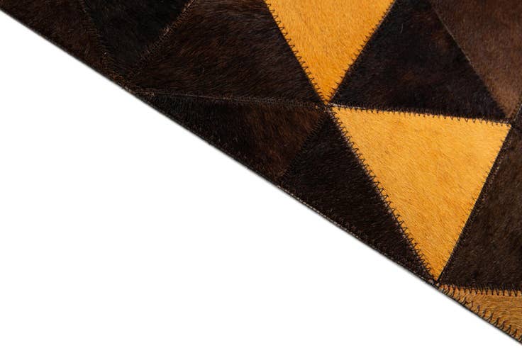 Detail image of 5' x 8' 1 Cowhide Stocks Rug