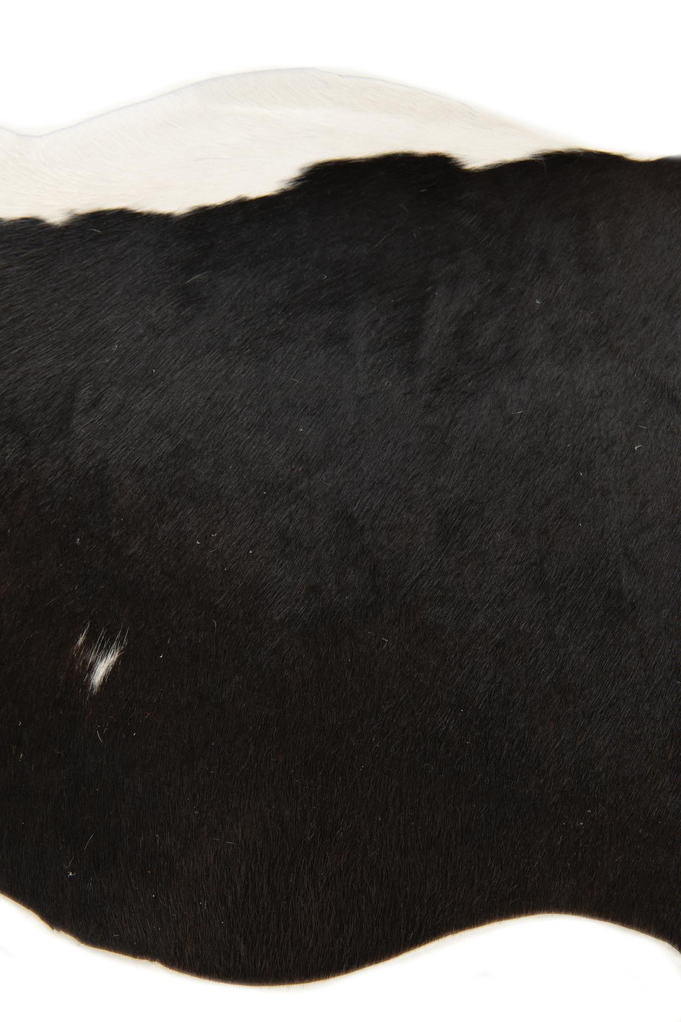 2' 1 x 2' 10 Cowhide Leather Rug