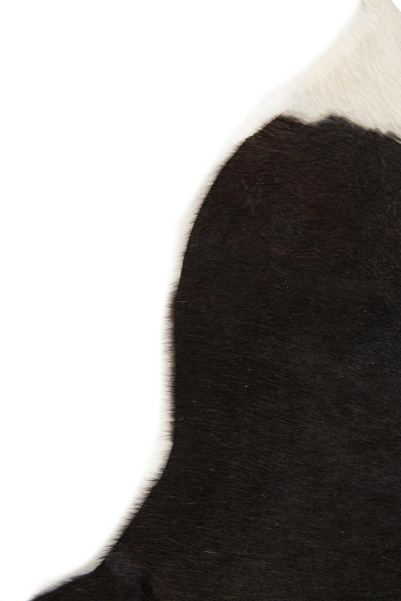 2' 1 x 2' 10 Cowhide Leather Rug