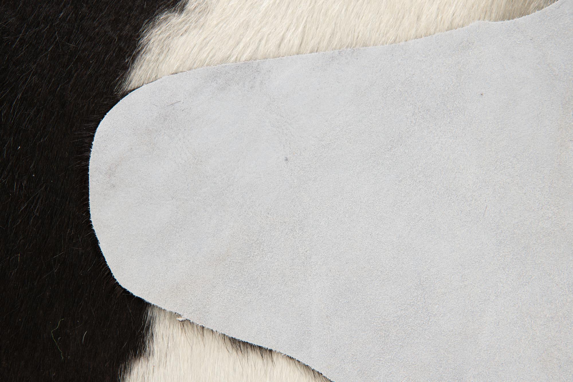 2' 1 x 2' 10 Cowhide Leather Rug