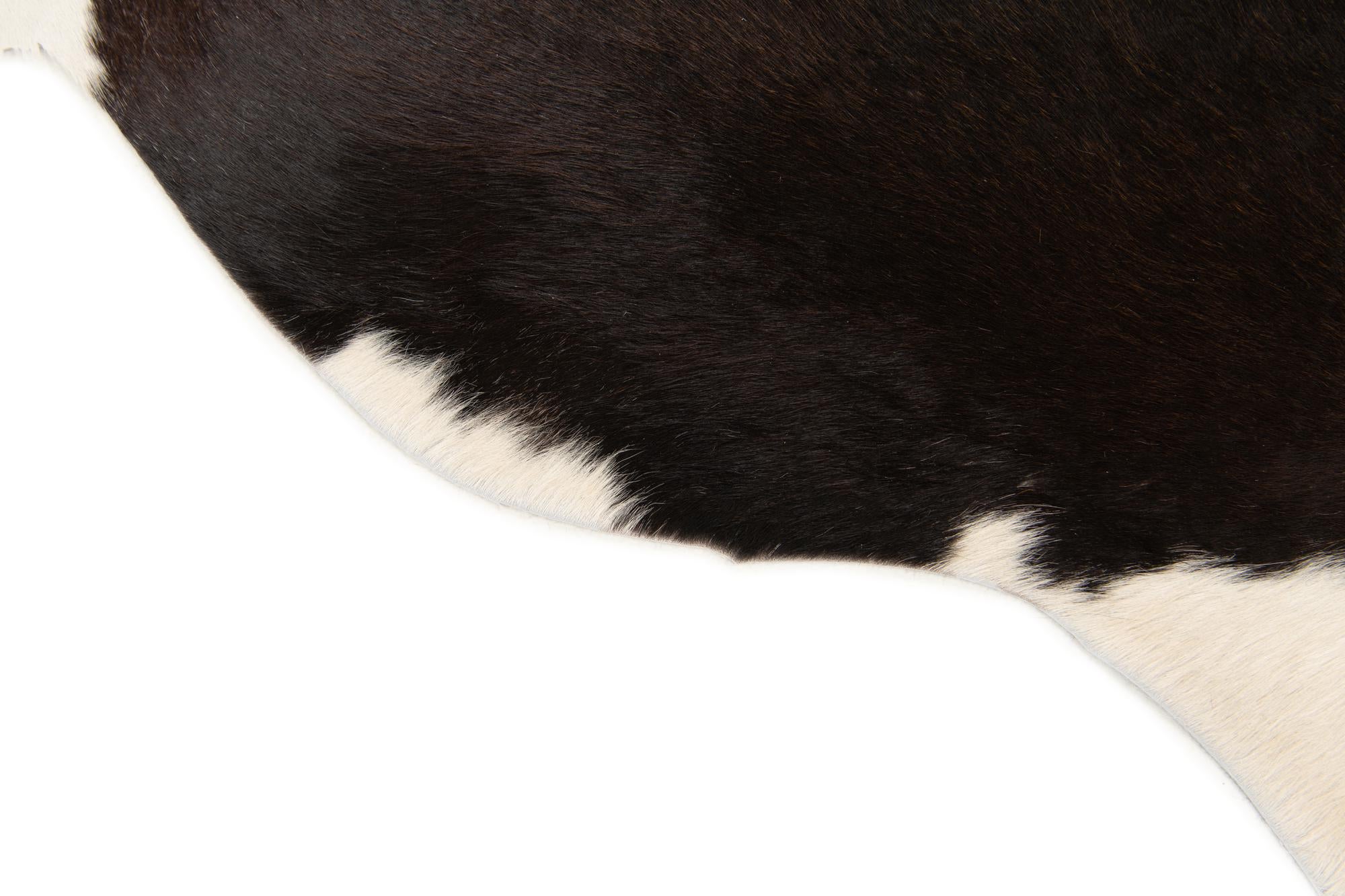 2' 1 x 2' 10 Cowhide Leather Rug