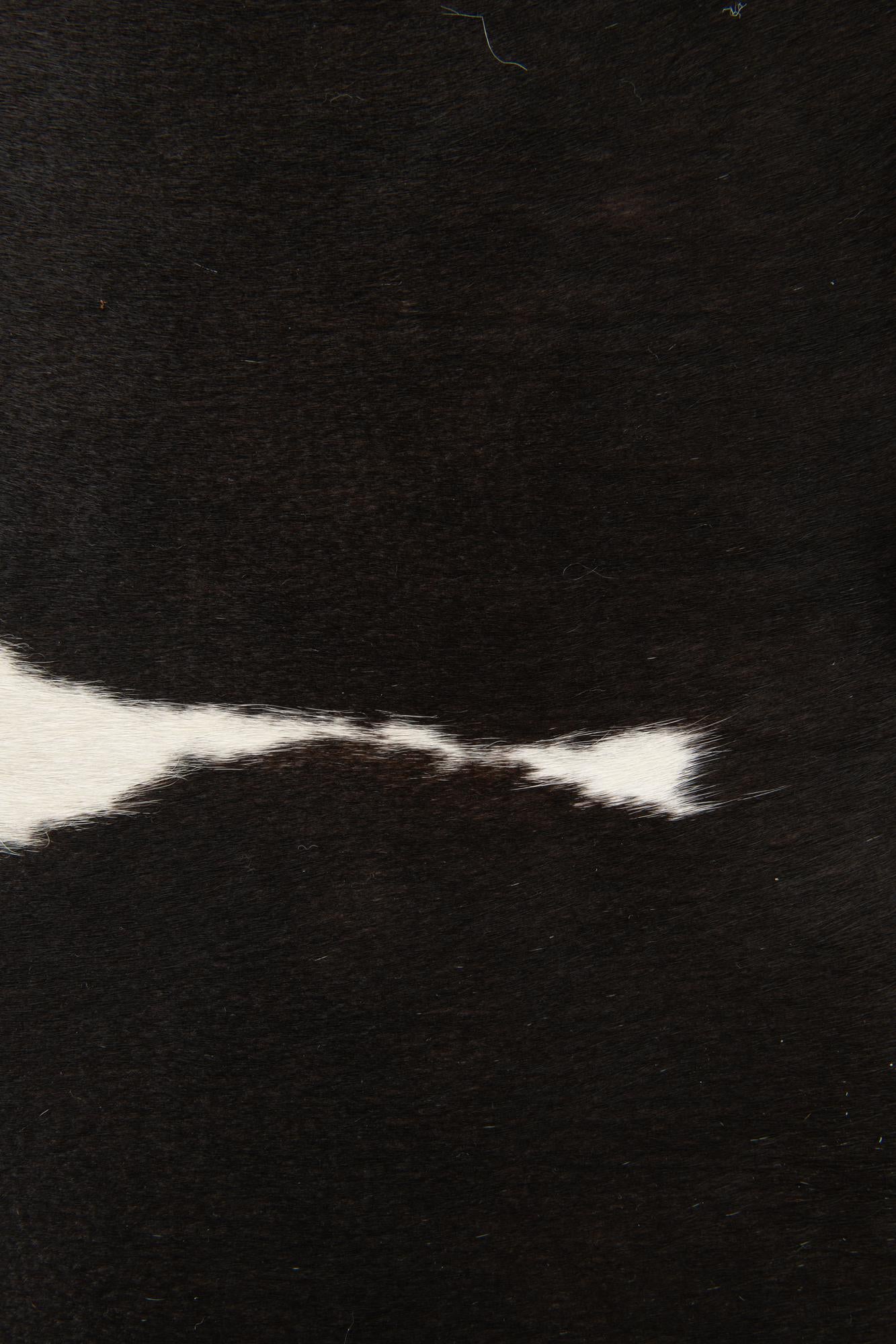 2' 1 x 2' 10 Cowhide Leather Rug