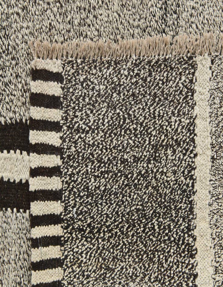 Detail image of 7' x 9' 7  Hand Woven Kilim Modern Wool Rug