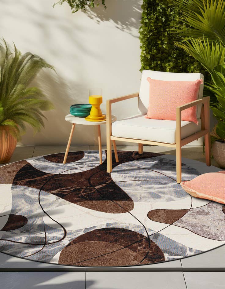 Detail image of 4' x 4' Easy-Clean Modern Indoor / Outdoor Round Rug