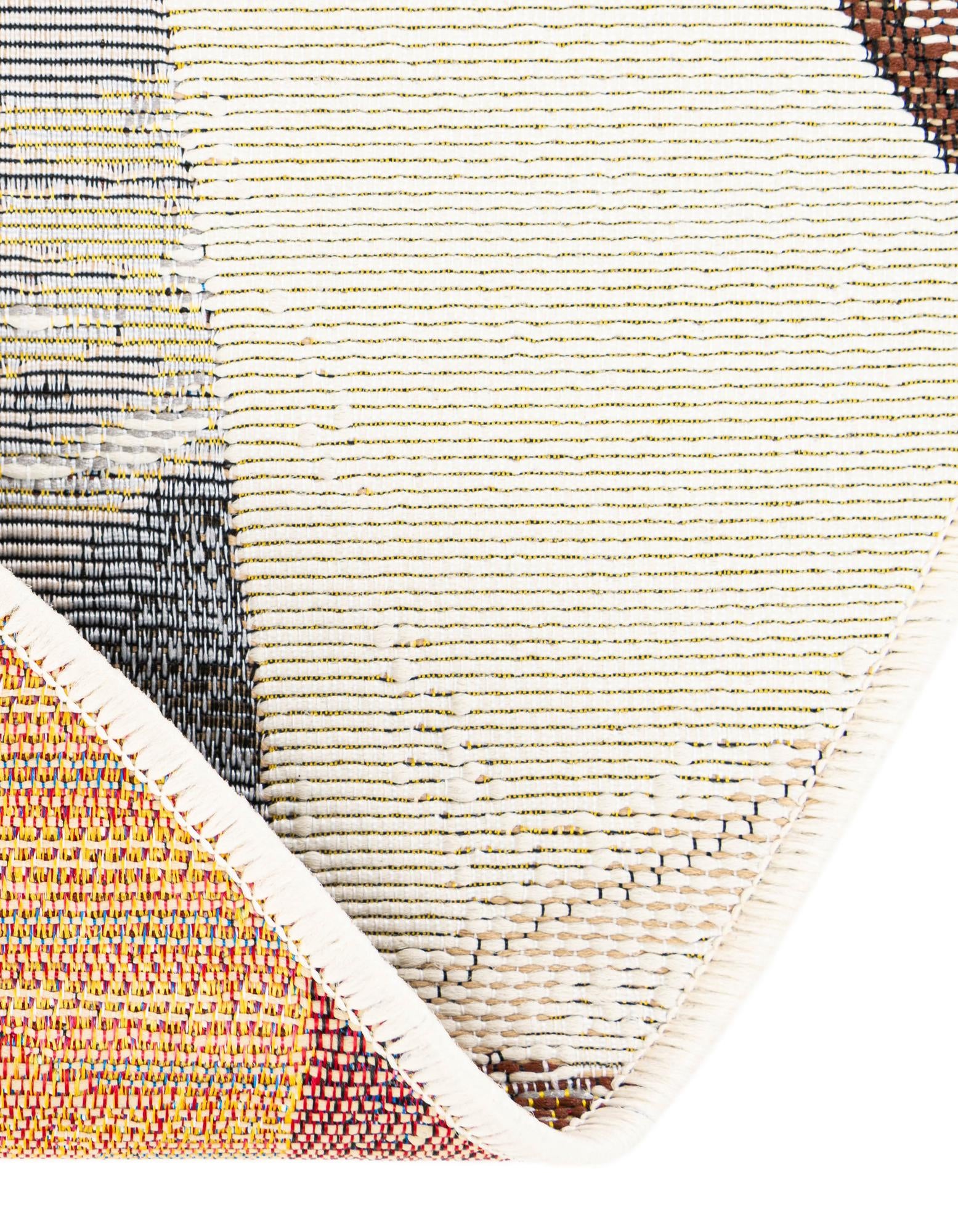 4' x 4' Easy-Clean Modern Indoor / Outdoor Round Rug