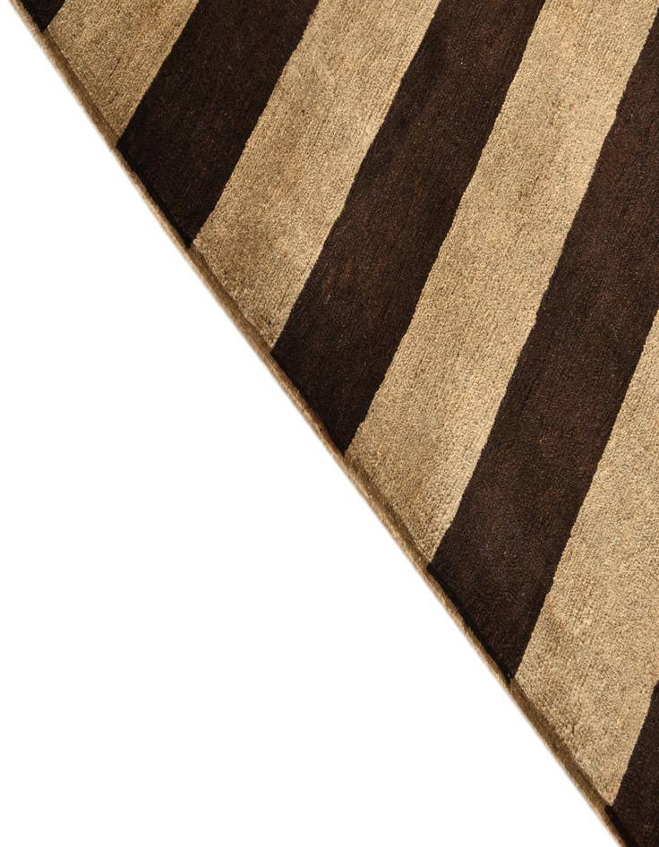 Detail image of 5' 1 x 6' 6 Hand Knotted Modern Ziegler Rug