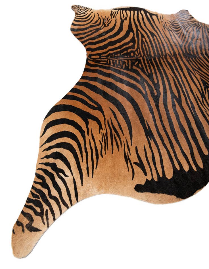 Detail image of 6' 5 x 7' Cowhide Leather Freeform Rug