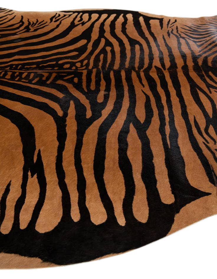 Detail image of 6' 5 x 7' Cowhide Leather Freeform Rug