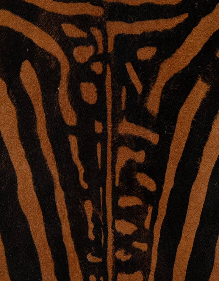 Detail image of 6' 5 x 7' Cowhide Leather Freeform Rug
