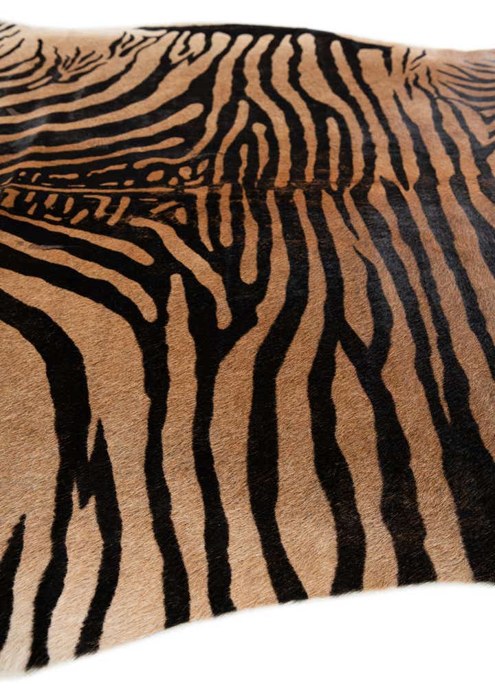 6' 5 x 7' Cowhide Leather Freeform Rug