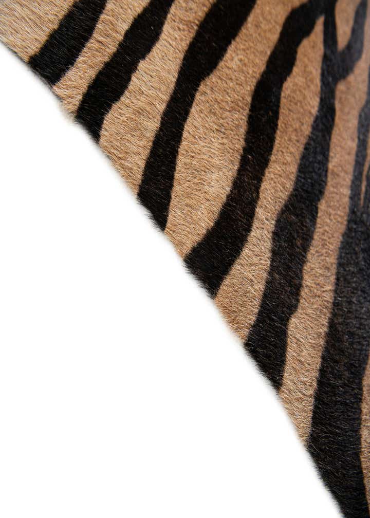 6' 5 x 7' Cowhide Leather Freeform Rug