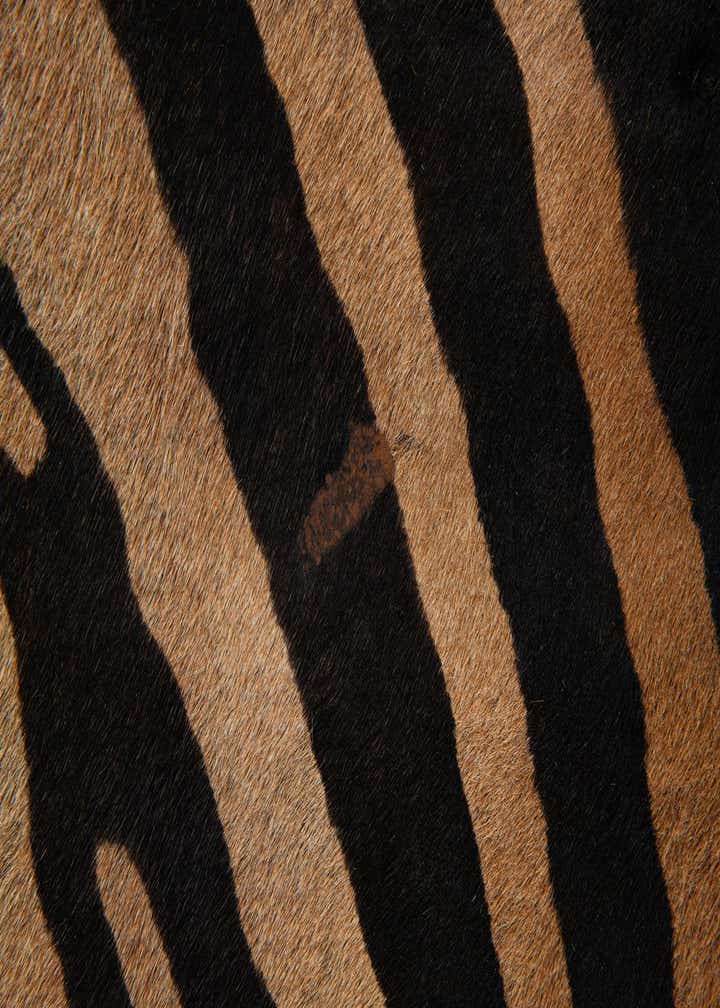 6' 5 x 7' Cowhide Leather Freeform Rug