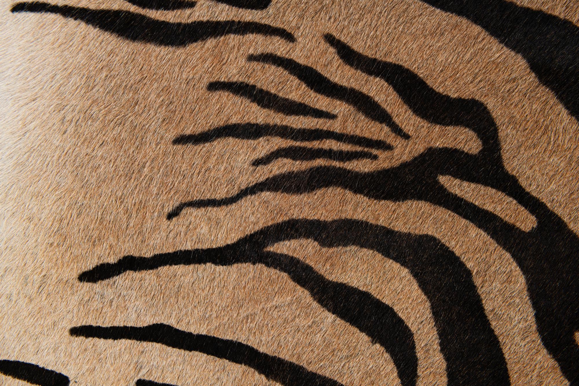 6' 5 x 7' Cowhide Leather Freeform Rug