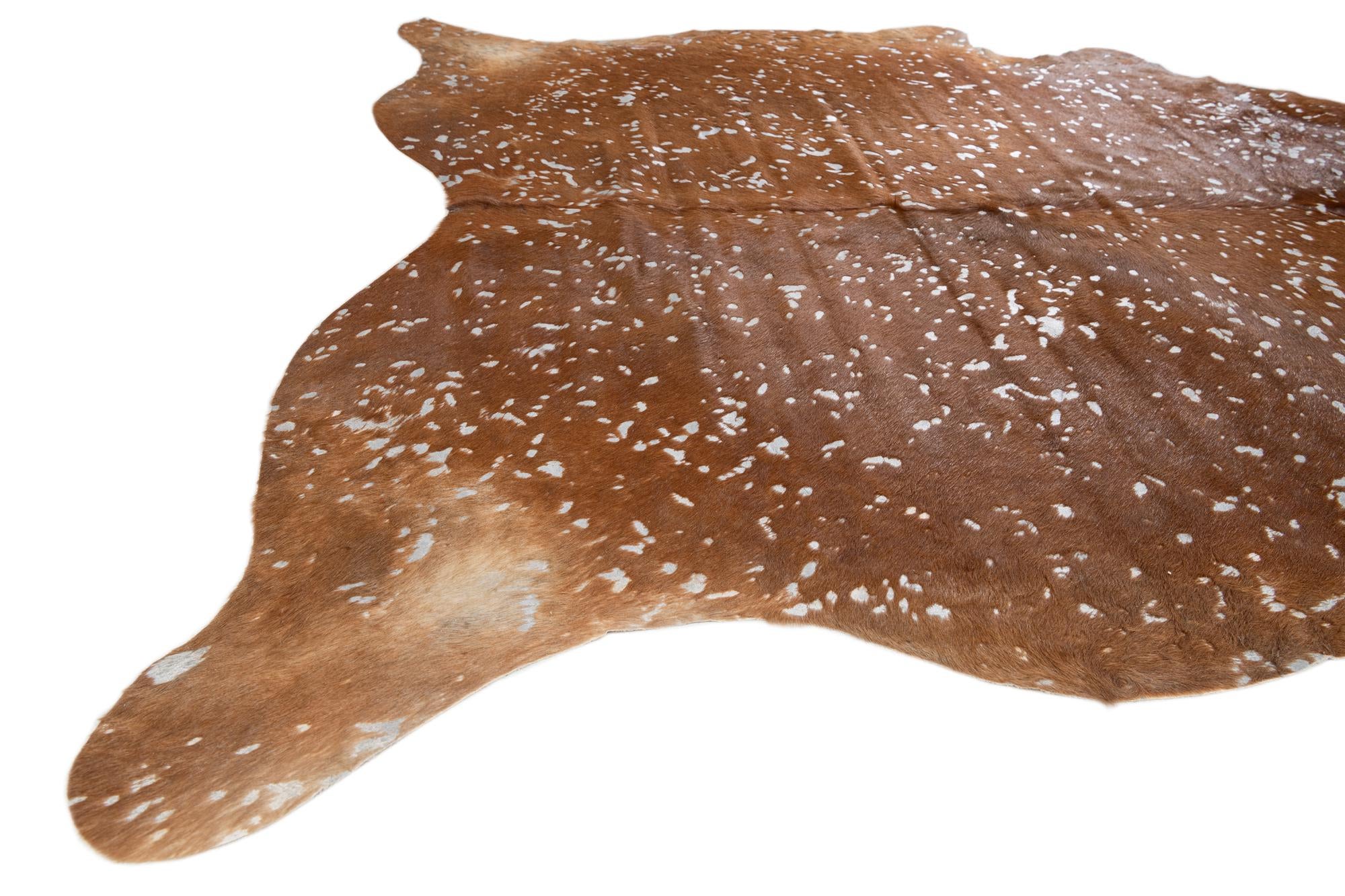 6' 9 x 7' Cowhide Leather Freeform Rug