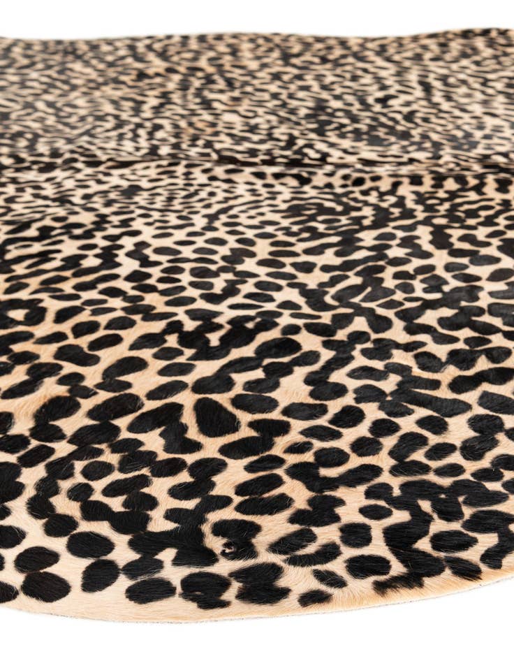 Detail image of 6' 4 x 6' 8 Cowhide Leather Freeform Rug