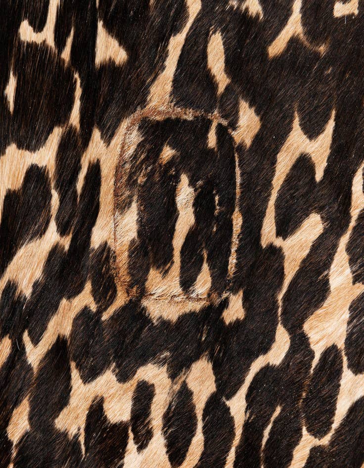 Detail image of 6' 2 x 6' 10 Cowhide Leather Freeform Rug