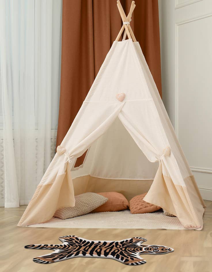 Detail image of 4' 1 x 6' 1 Playtime Kids Wool Freeform Rug