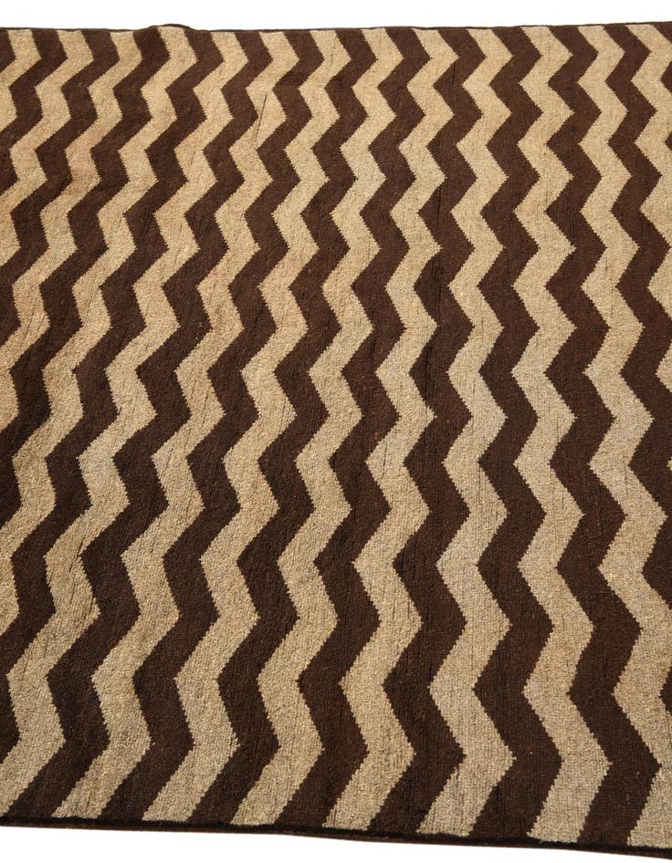 Detail image of 4' 10 x 6' 3  Hand Knotted Modern Ziegler Rug