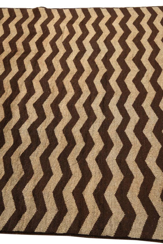 Detail image of 4' 10 x 6' 3 Hand Knotted Modern Ziegler Rug