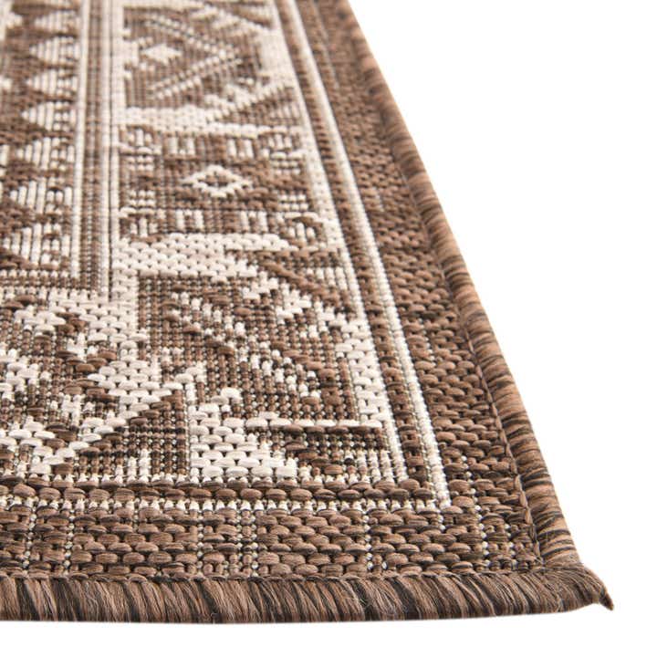 7' 10 x 7' 10 Easy-Clean Aztec Indoor / Outdoor Octagon Rug