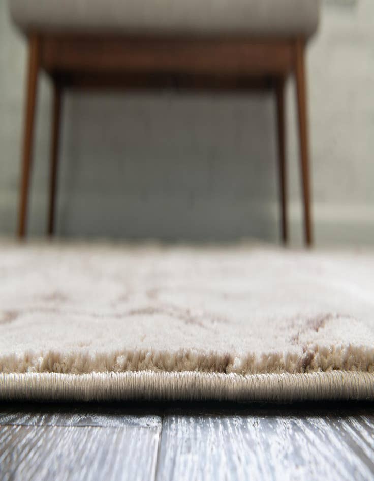 Detail image of 8' x 10' Oasis Oval Rug