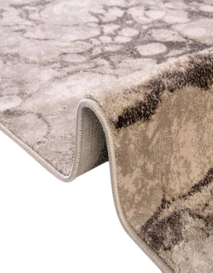 Detail image of 8' x 10' Oasis Oval Rug