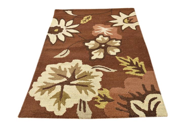 Detail image of 3' 11 x 5' 10 Agra Wool Rug