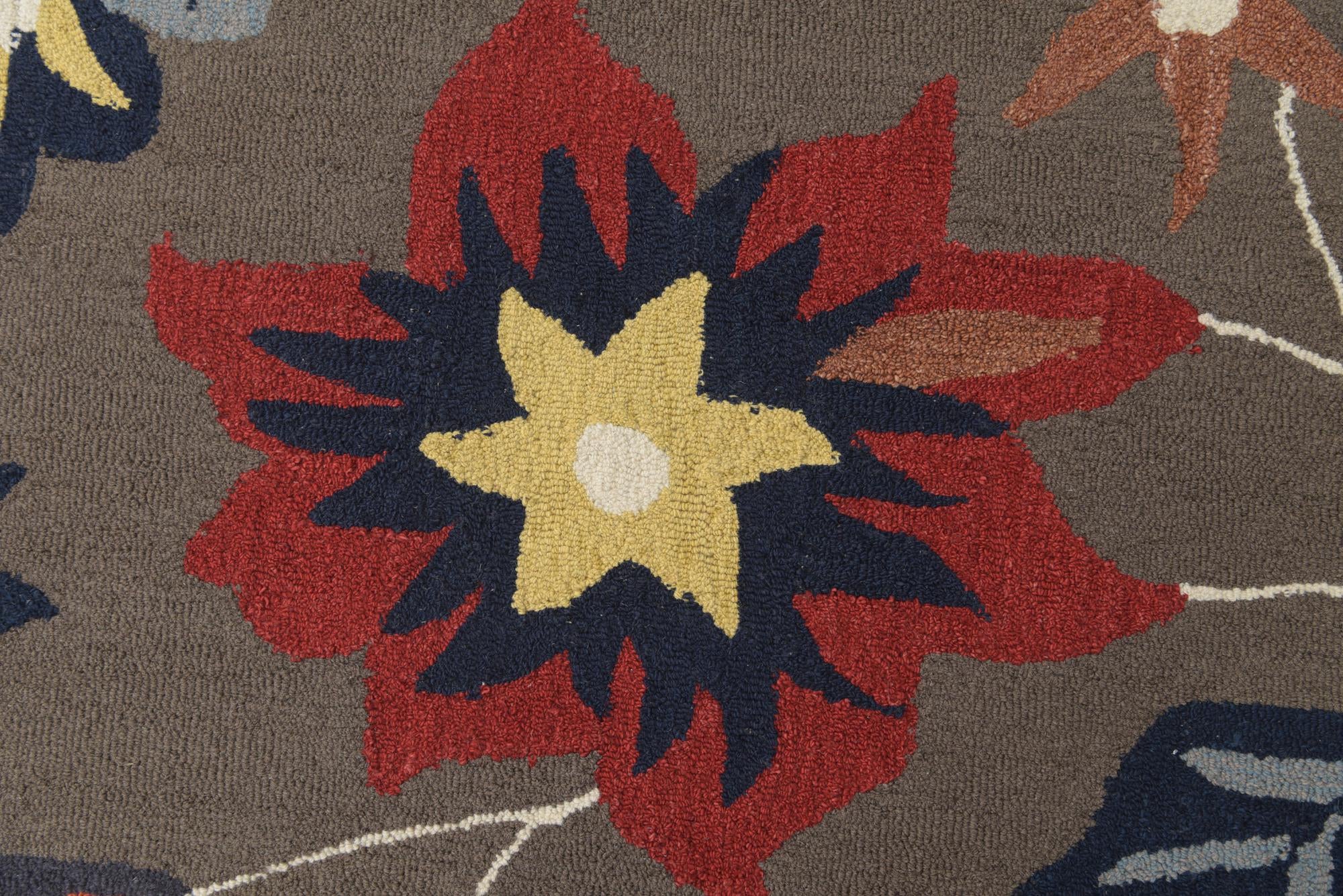 5' 1 x 8' Agra Wool Rug