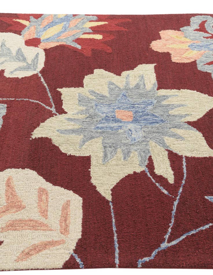 Detail image of 5' x 8' Agra Wool Rug