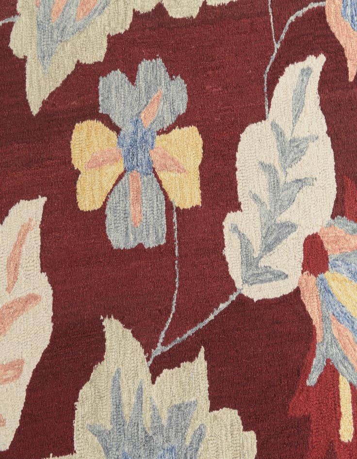 Detail image of 5' x 8' Agra Wool Rug