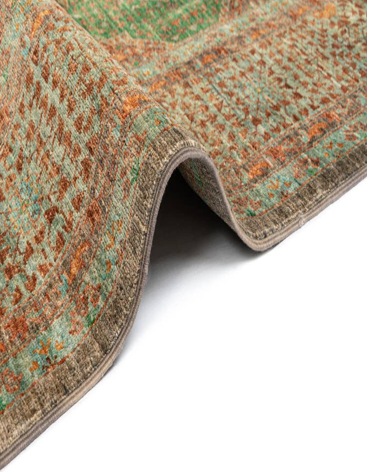 Detail image of 6' 9 x 9' 11 Amina Rug