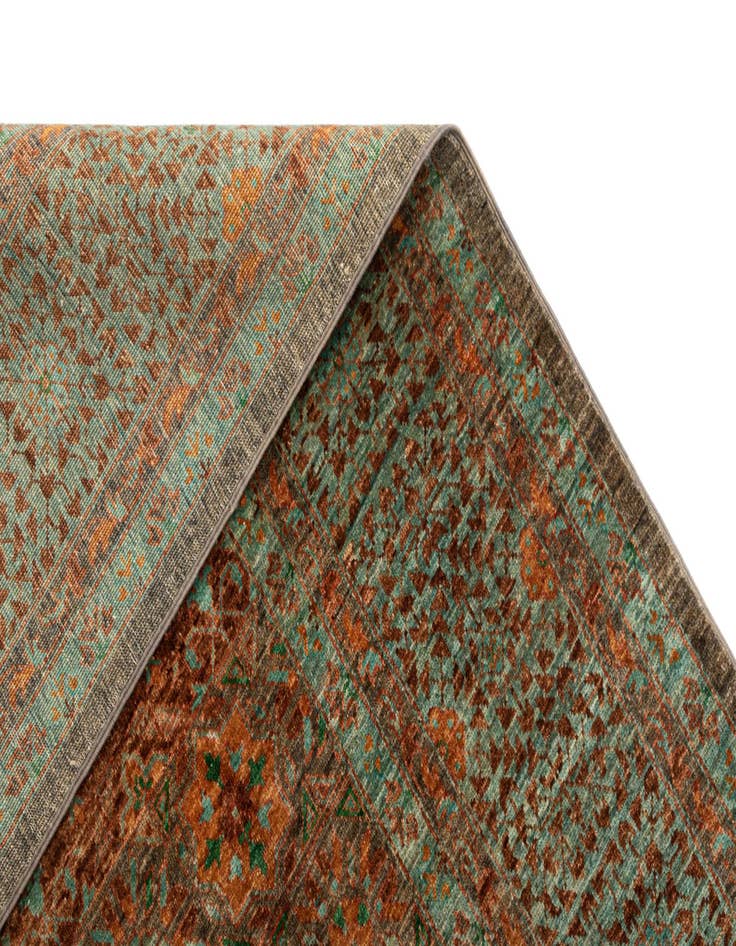 Detail image of 6' 9 x 9' 11 Amina Rug