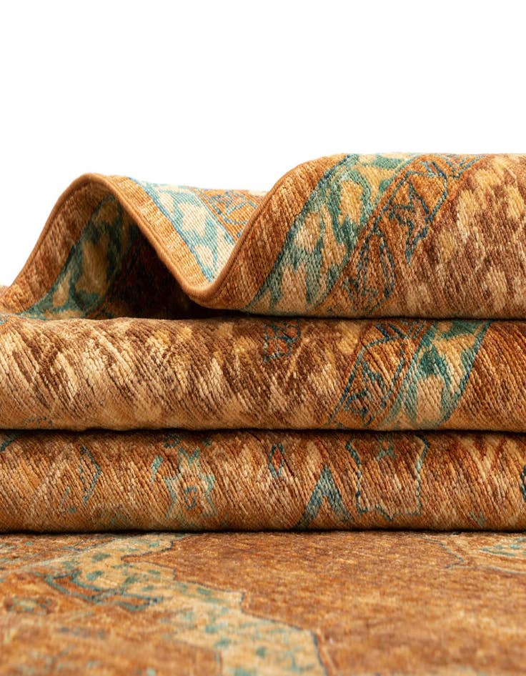 Detail image of 7' x 10' Amina Wool Rug