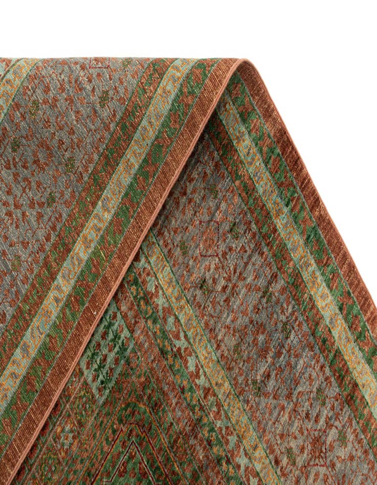 Detail image of 6' 11 x 9' 11 Amina Wool Rug