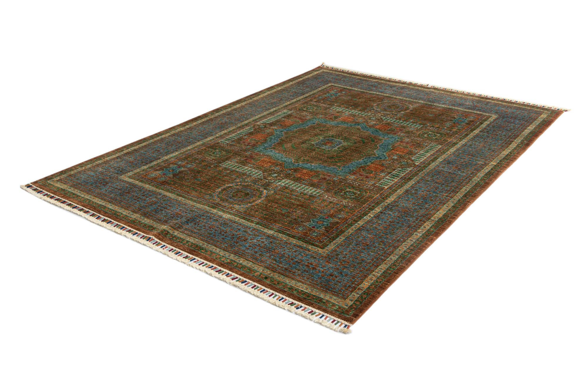 5' 10 x 8' Amina Rug