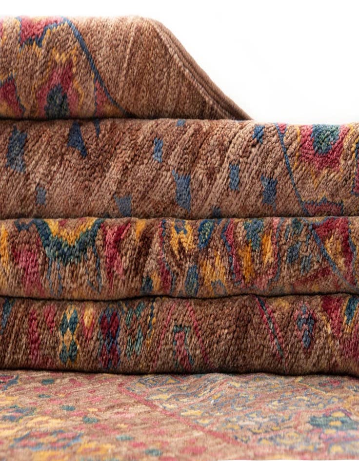 Detail image of 9' 1 x 12' 4 Amina Wool Rug