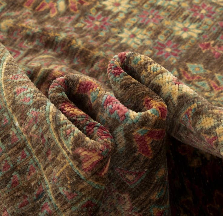 Detail image of 4' 11 x 6' 5 Hand Knotted Amina Wool Rug