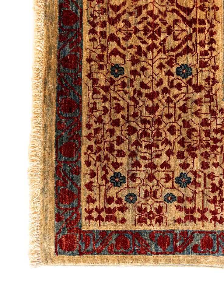 Detail image of 8' 5 x 9' 8 Amina Wool Rug