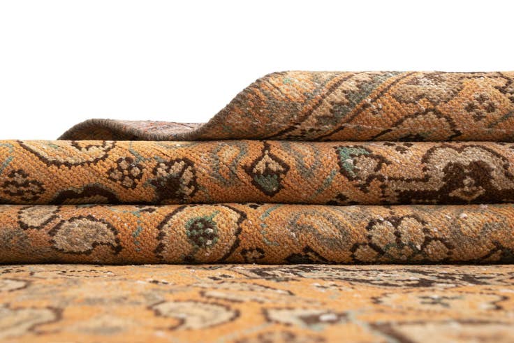 Detail image of 7' 7 x 10' 10 Arak Wool Rug