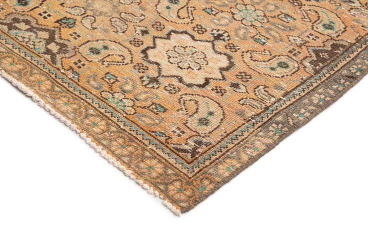 Detail image of 7' 7 x 10' 10 Arak Wool Rug