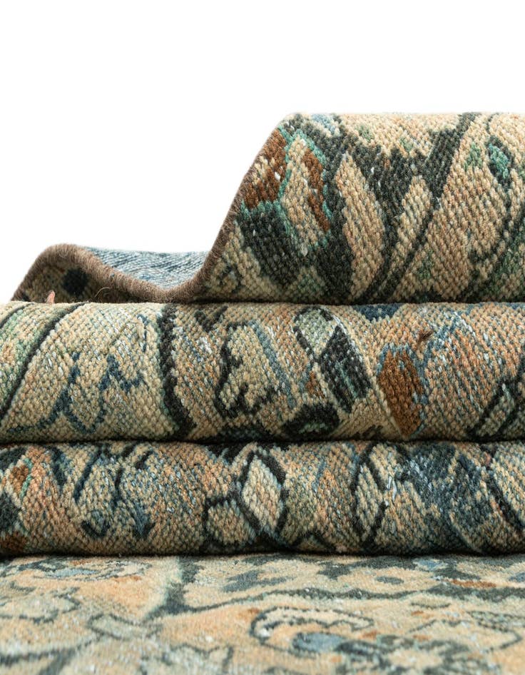 Detail image of 6' 4 x 9' 7 Arak Wool Rug