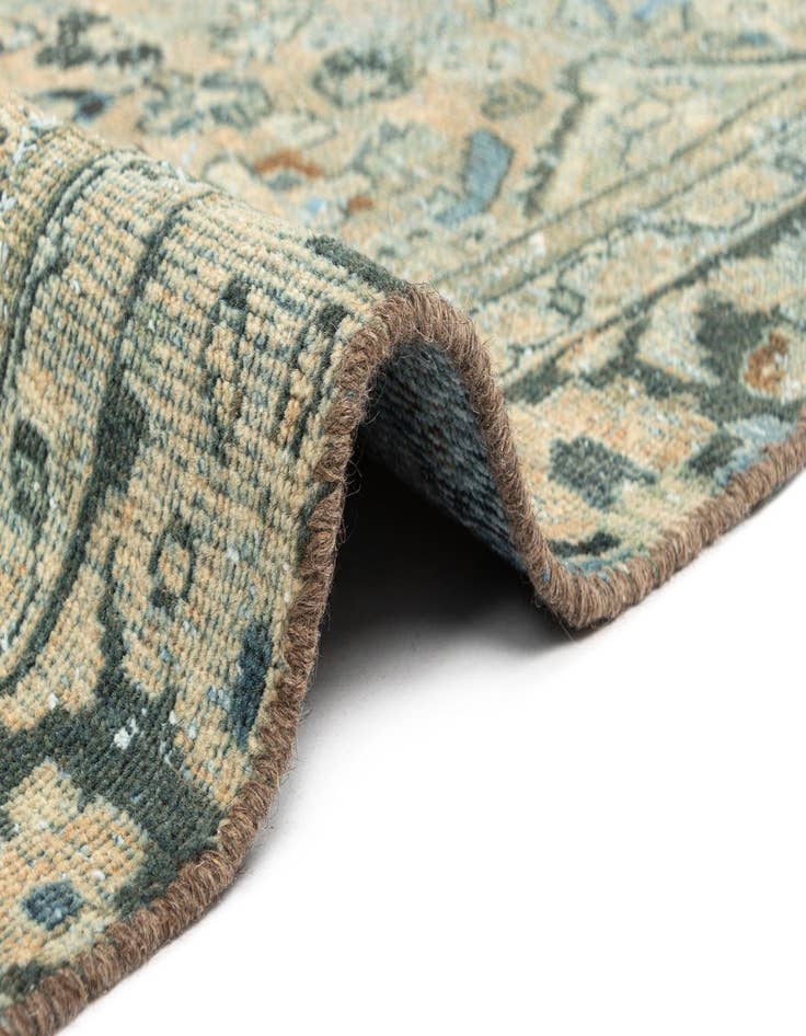 Detail image of 6' 4 x 9' 7 Arak Wool Rug