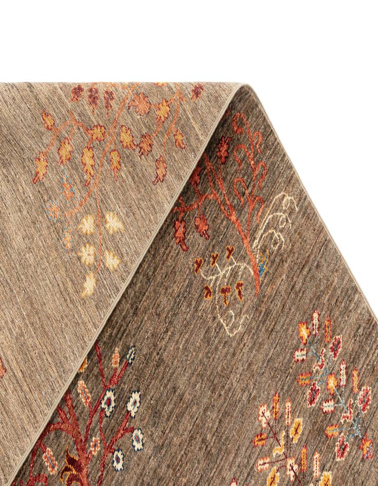 Detail image of 6' 9 x 9' 6 Ariana Wool Rug